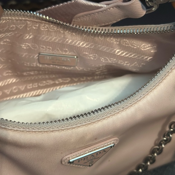 NEW Prada Re-Edition 2005 Re-Nylon bag LIMITED EDITION COLOR! - Picture 4 of 9